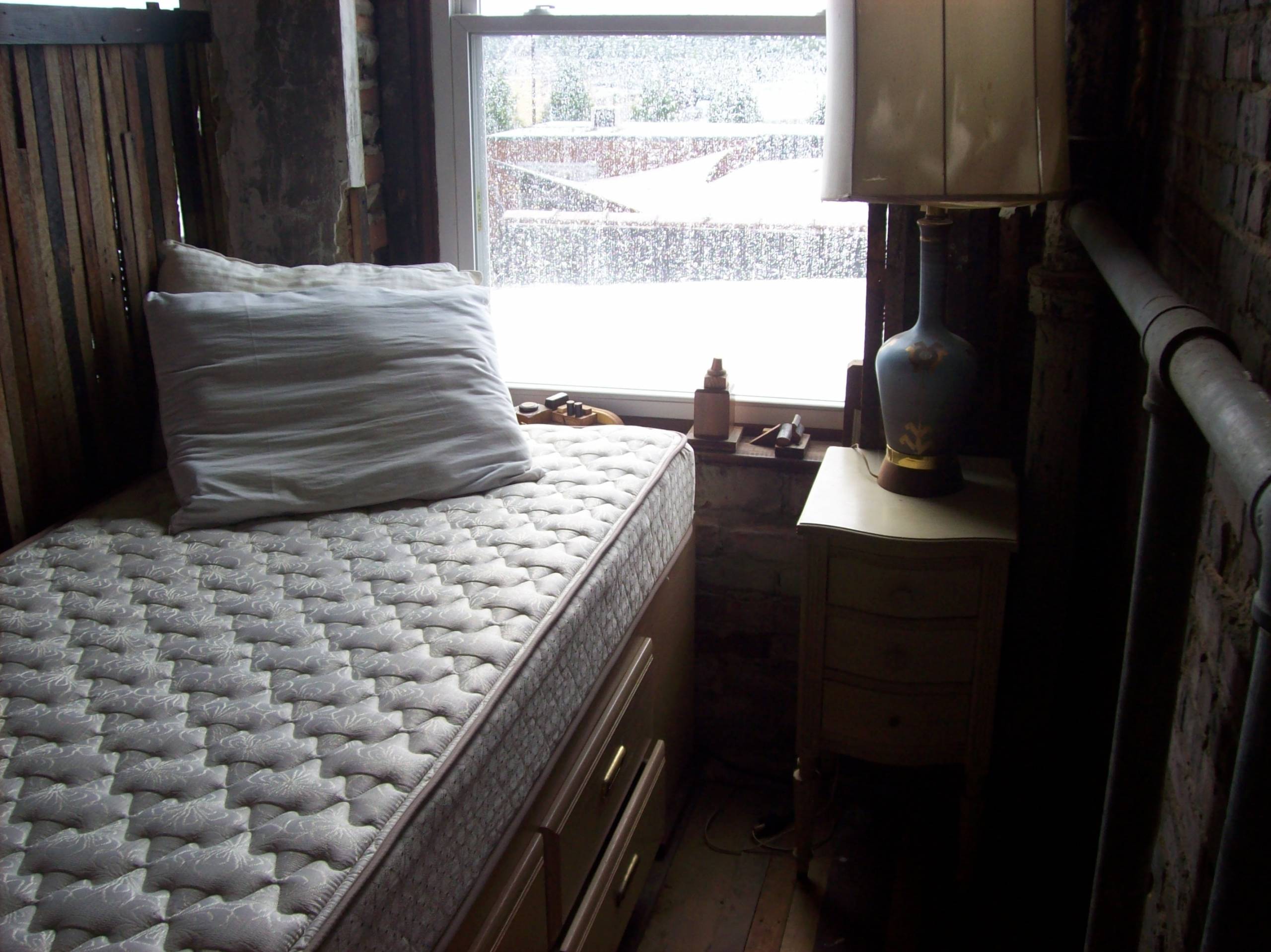 Image of a bed.
